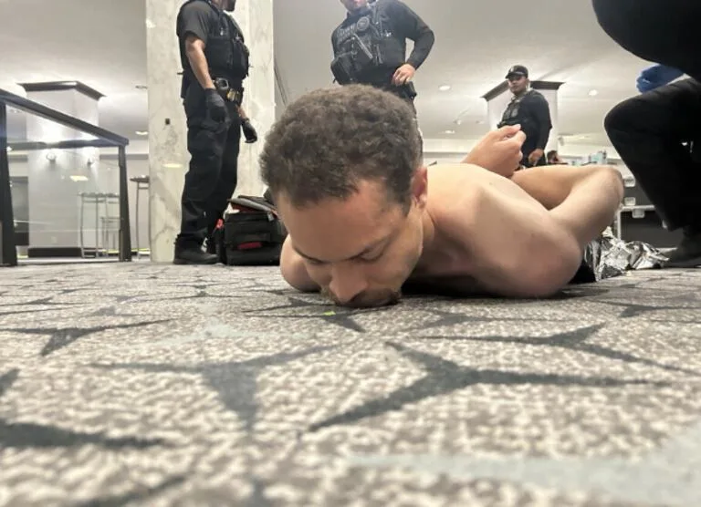 Qué se sabe del hombre detenido por abrir fuego en la cena encabezada por Donald Trump