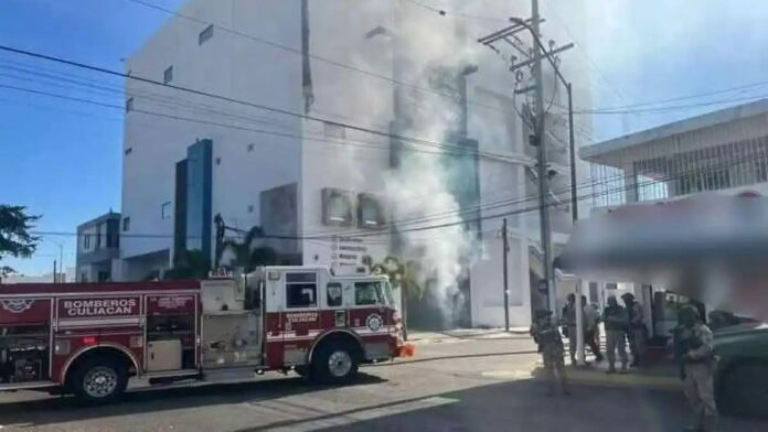 Ataque armado en Culiacán: Balean clínica e incendian vehículo, no hay heridos