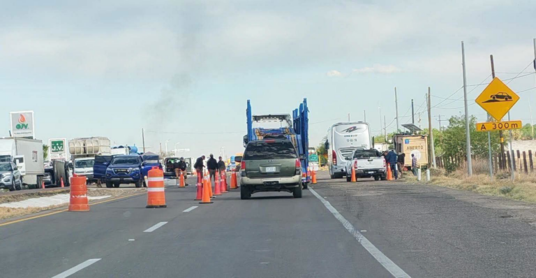 “ME DEJARON SIN UN SOLO PESO”: ACUSAN PRESUNTA EXTORSIÓN EN RETÉN DE LA FGR A LAS AFUERAS DE JIMÉNEZ