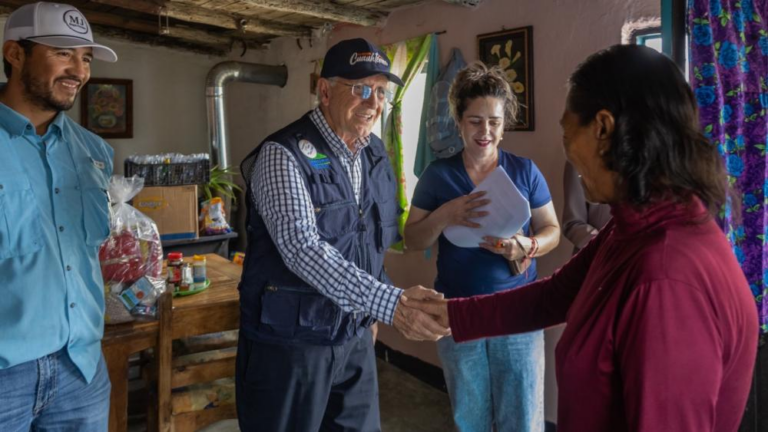 El presidente municipal Beto Pérez da continuidad al Programa Visitas Domiciliarias