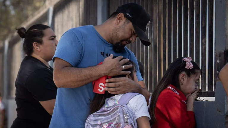 ¿Qué son los padres helicópteros? UNAM alerta sobre las consecuencias de este tipo de crianza en las infancias