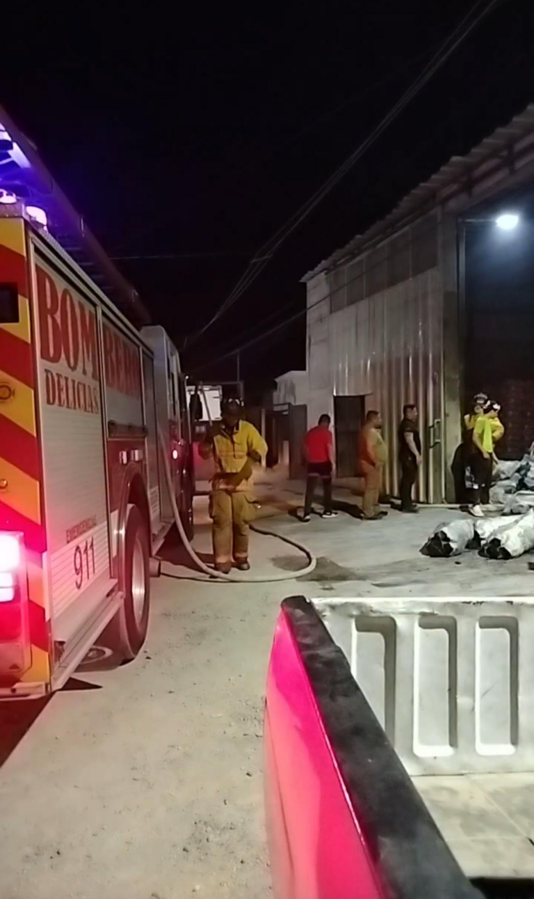 Incendio en bodega moviliza a Bomberos