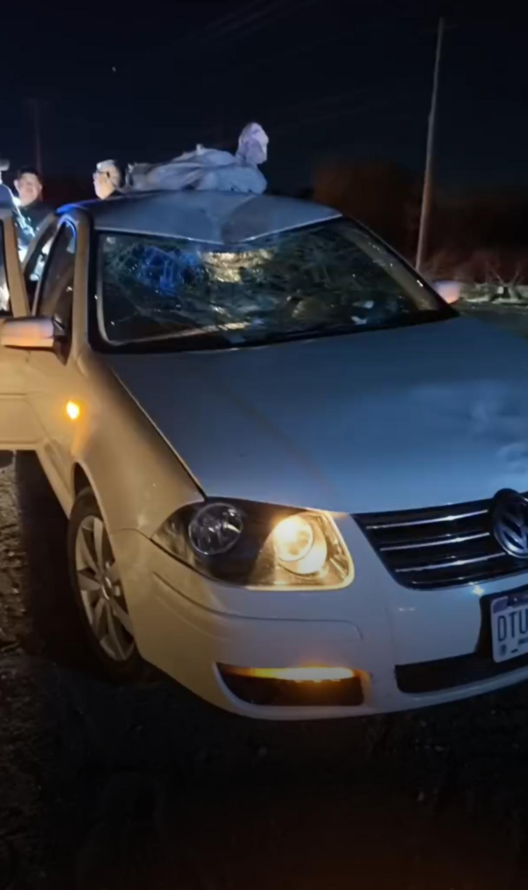 intentó cruzar y terminó arrollado! Hombre resulta grave en la carretera Delicias–Las Varas
