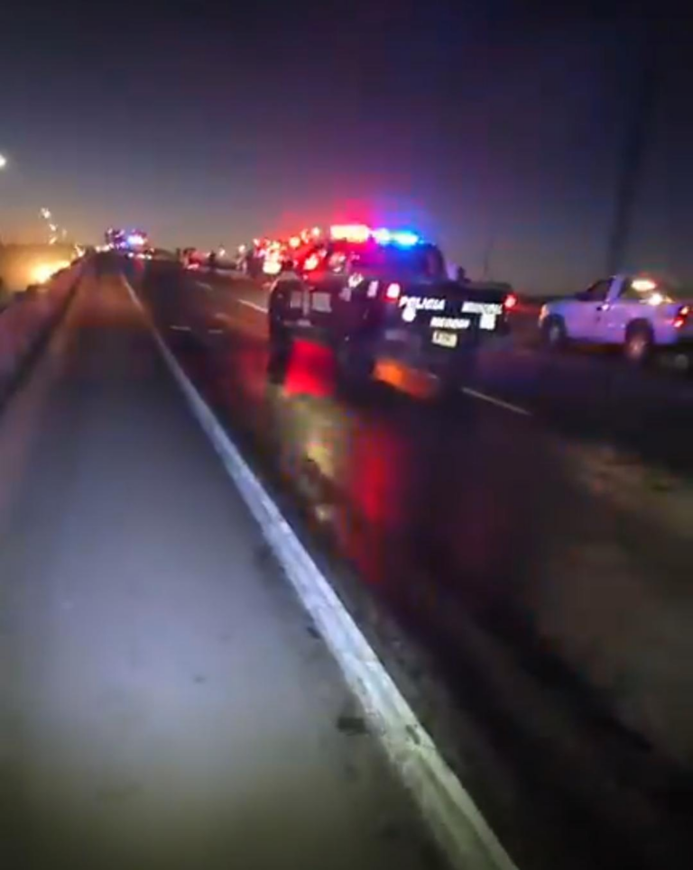 Choque y fuego dejan un motociclista sin vida