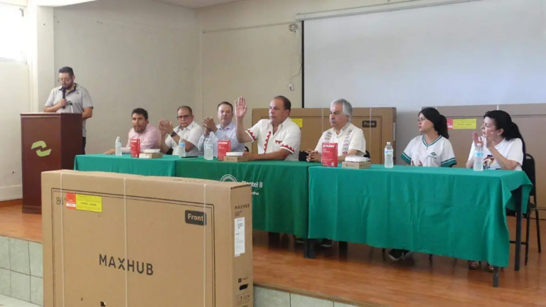 Concluye equipamiento tecnológico en planteles del Conalep en estado
