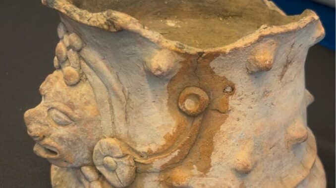 Estados Unidos restituye dos piezas arqueológicas del patrimonio cultural de México