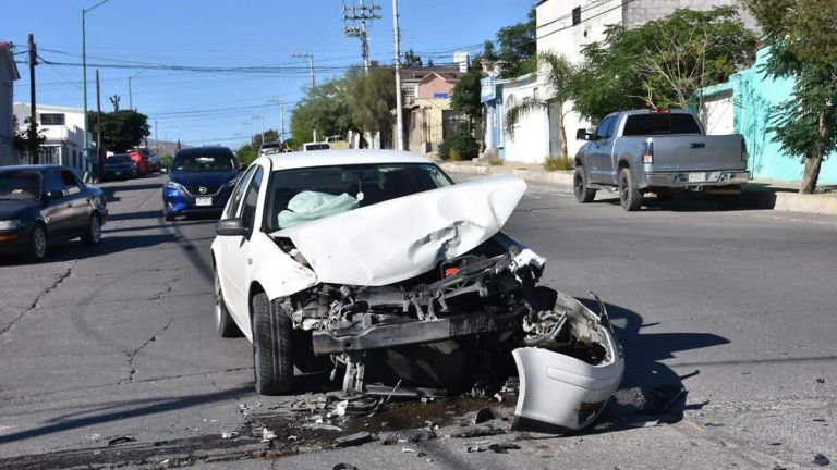 Uso de celular al conducir, principal causa de accidentes viales en la ciudad