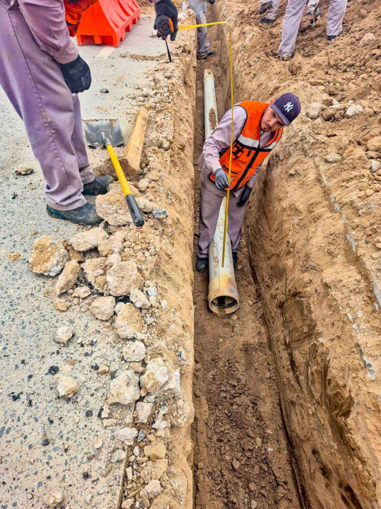 Trabajan en instalación de 200 metros de nueva tubería en Riberas