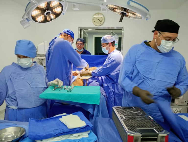 Fundación Nirata transforma vidas con cirugías de reemplazo de rodilla y cadera